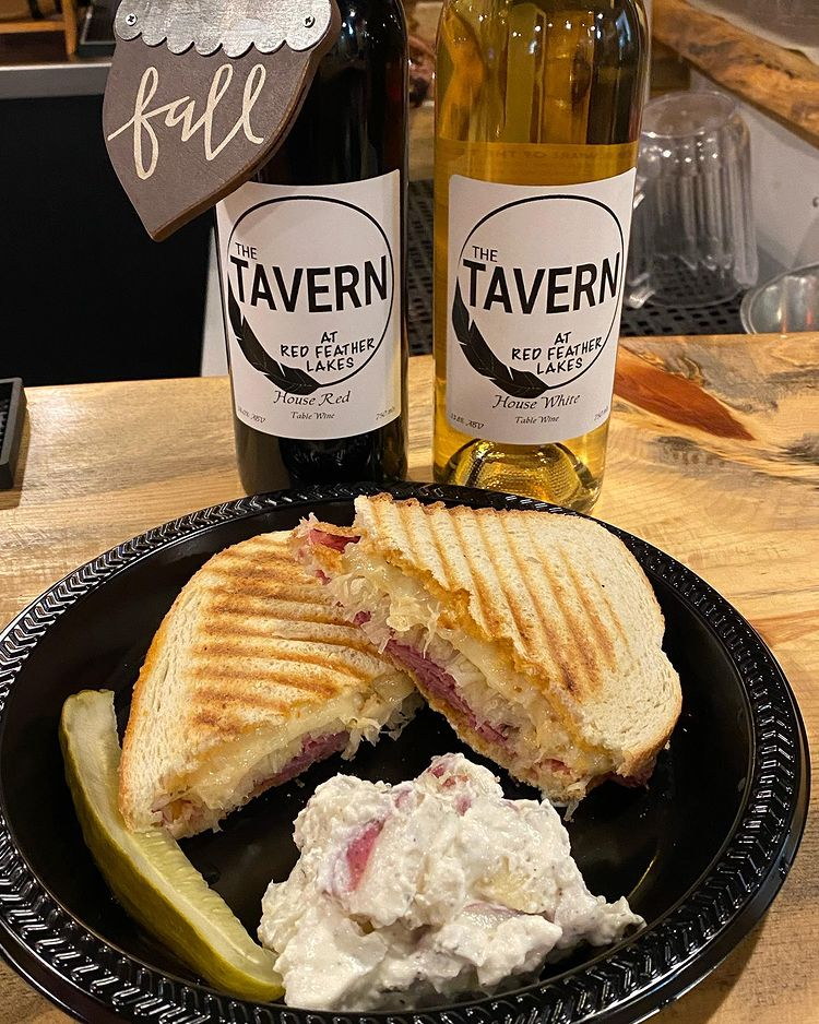 tavern-gallery-sandwich